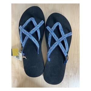 Teva Olowahu Stappy Flip-Flop in Blue Women's Size 11